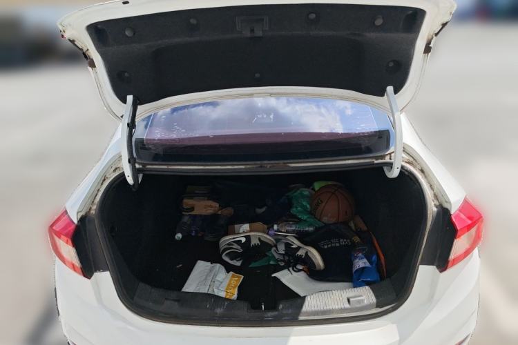 Used Chevrolet Cruze 2017 1.5L Automatic Pioneer Sunroof Edition Trunk