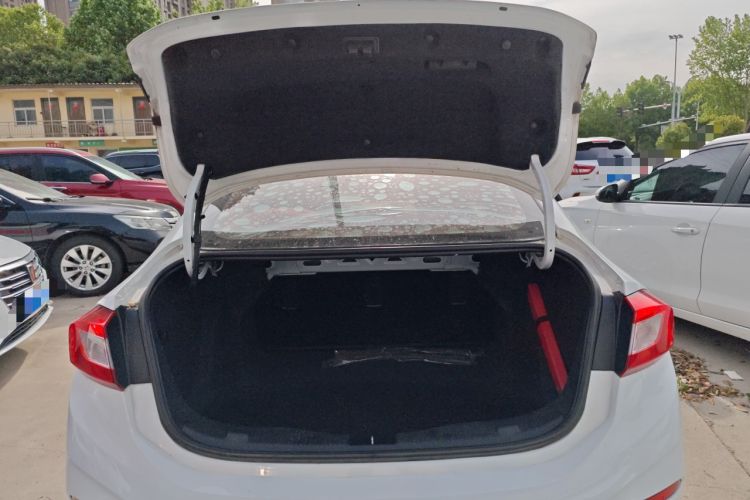 Used Chevrolet Cruze 2017 1.5L Automatic Pioneer Sunroof Edition Trunk