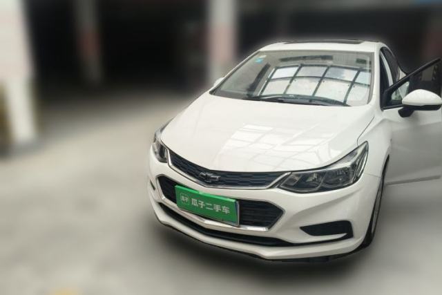 Used Chevrolet Cruze 2017 1.5L Hatchback Automatic Pioneer Sunroof Edition