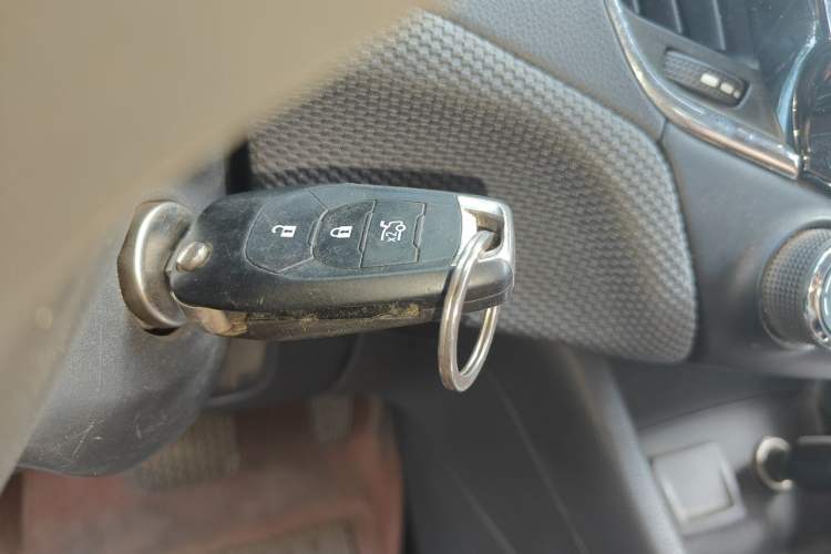 Used Chevrolet Cruze 2017 1.5L Automatic Pioneer Sunroof Edition Vehicle Key