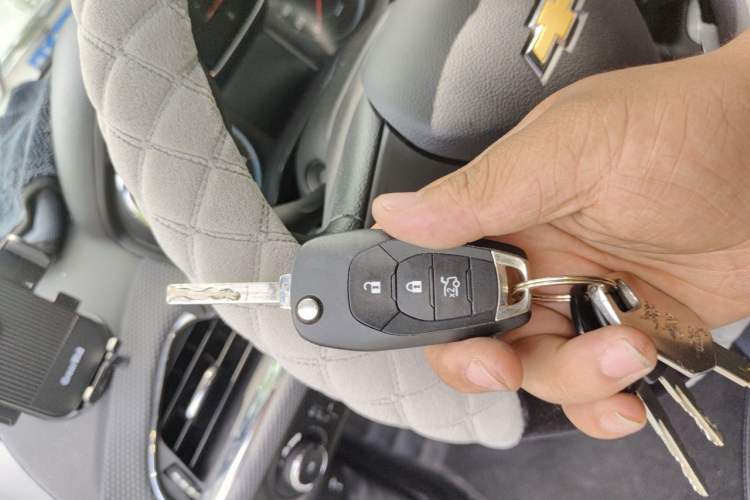 Used Chevrolet Cruze 2017 1.5L Automatic Pioneer Sunroof Edition Vehicle Key
