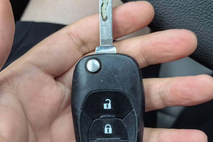 Used Chevrolet Cruze 2017 1.5L Automatic Pioneer Sunroof Edition Vehicle Key