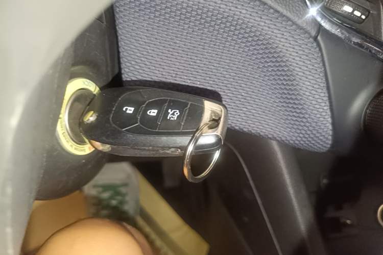Used Chevrolet Cruze 2017 1.5L Automatic Pioneer Sunroof Edition Vehicle Key
