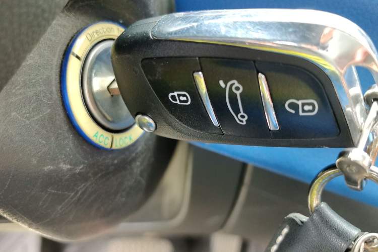 Used Chevrolet Cruze 2017 1.5L Automatic Pioneer Sunroof Edition Vehicle Key