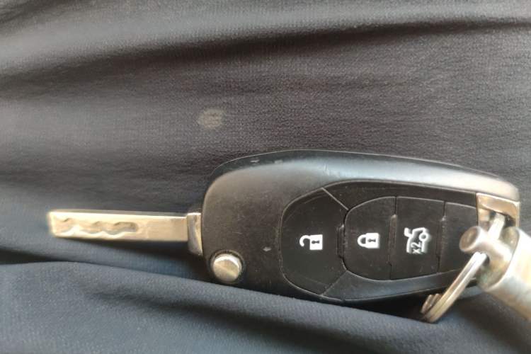 Used Chevrolet Cruze 2017 1.5L Automatic Pioneer Sunroof Edition Vehicle Key
