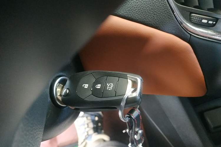 Used Chevrolet Cruze 2017 1.5L Automatic Pioneer Sunroof Edition Vehicle Key