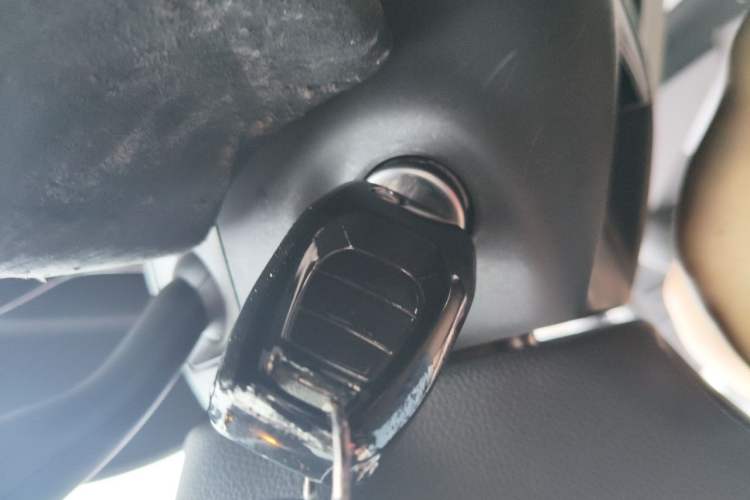 Used Chevrolet Cruze 2017 1.5L Automatic Pioneer Sunroof Edition Vehicle Key