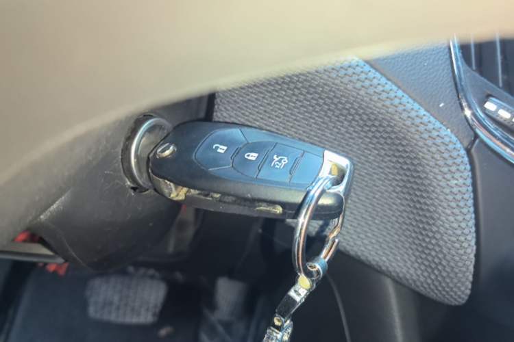 Used Chevrolet Cruze 2017 1.5L Automatic Pioneer Sunroof Edition Vehicle Key