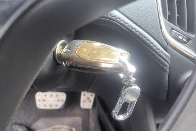 Used Chevrolet Cruze 2017 1.5L Automatic Pioneer Sunroof Edition Vehicle Key