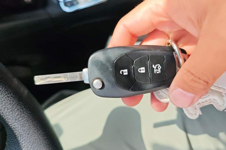 Used Chevrolet Cruze 2017 1.5L Automatic Pioneer Sunroof Edition Vehicle Key