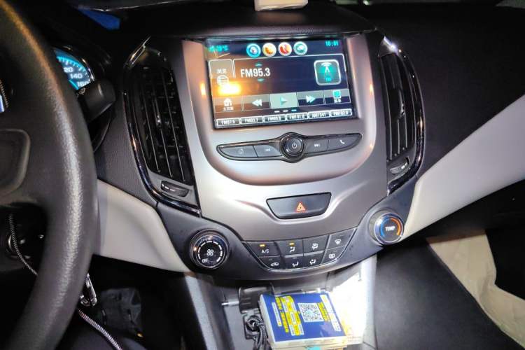 Used Chevrolet Cruze 2018 Revised Version 320 Manual Pioneer Edition Audio And AC Panel