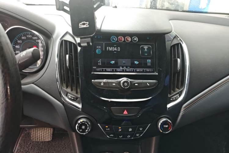 Used Chevrolet Cruze 2018 320 Automatic Xuanfeng Urban Edition Audio And AC Panel