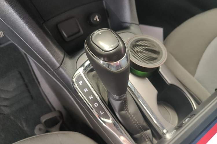 Used Chevrolet Cruze 2018 320 Automatic Pioneer Sunroof Edition Gear Lever