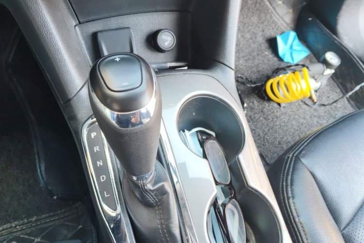 Used Chevrolet Cruze 2018 Redline 320 Automatic Pioneer Edition Gear Lever