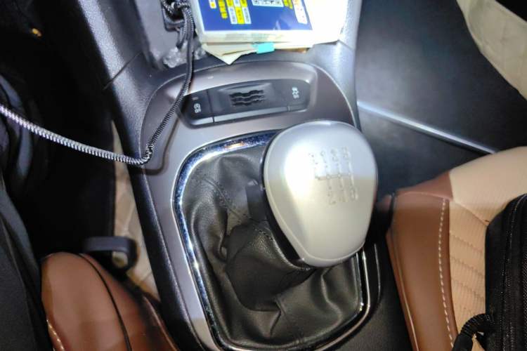 Used Chevrolet Cruze 2018 Revised Version 320 Manual Pioneer Edition Gear Lever