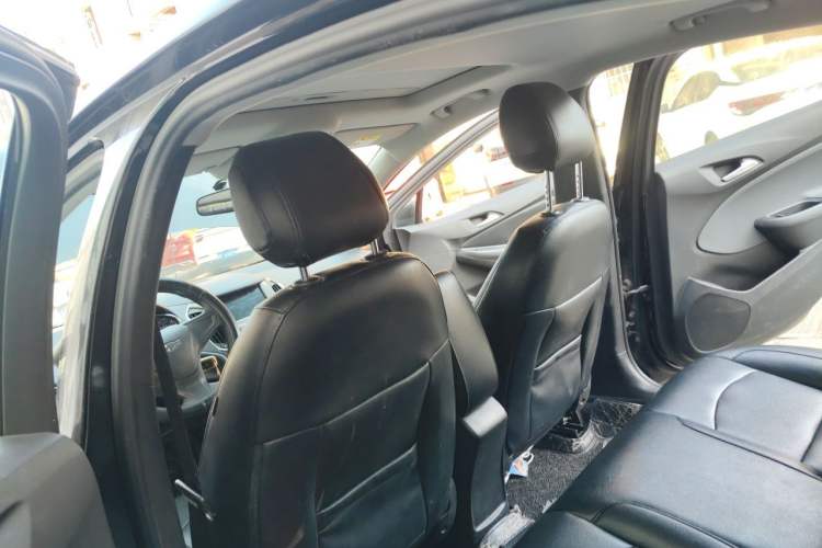 Used Chevrolet Cruze 2018 Redline 320 Automatic Pioneer Edition Headliner