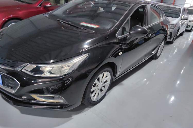 Used Chevrolet Cruze 2018 320 Automatic Pioneer Sunroof Edition Left Front Headlight