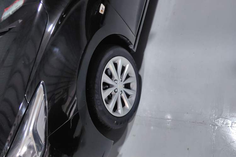 Used Chevrolet Cruze 2018 320 Automatic Pioneer Sunroof Edition Left Front Wheel Hub