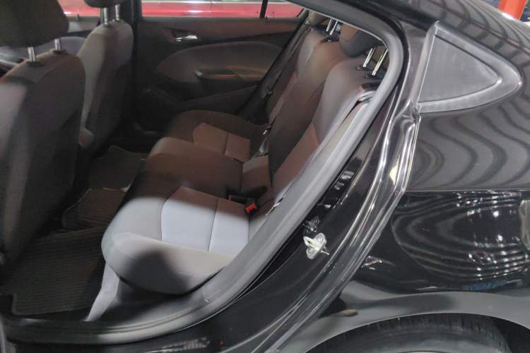 Used Chevrolet Cruze 2018 320 Automatic Pioneer Sunroof Edition Left Rear Seat