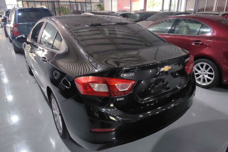 Used Chevrolet Cruze 2018 320 Automatic Pioneer Sunroof Edition Rear Left 45 Deg