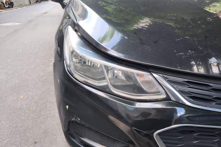 Used Chevrolet Cruze 2018 320 Automatic Pioneer Sunroof Edition Right Front Headlight
