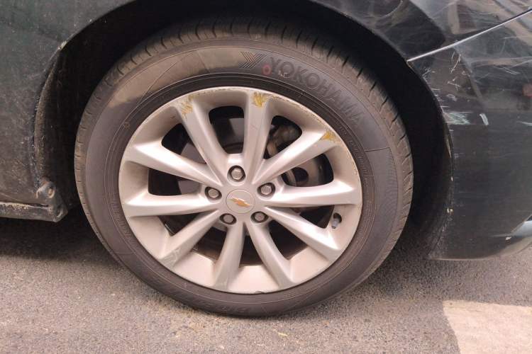 Used Chevrolet Cruze 2018 320 Automatic Pioneer Sunroof Edition Right Front Wheel Hub