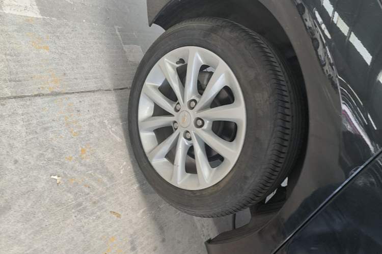 Used Chevrolet Cruze 2018 320 Automatic Pioneer Sunroof Edition Right Rear Wheel Hub