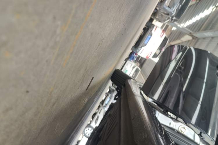 Used Chevrolet Cruze 2018 320 Automatic Pioneer Sunroof Edition Right Side Sill