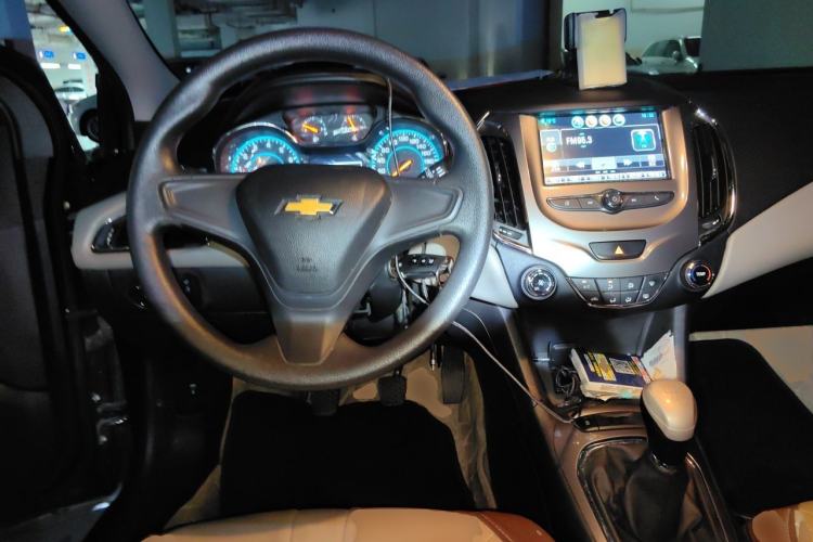 Used Chevrolet Cruze 2018 Revised Version 320 Manual Pioneer Edition Steering Wheel