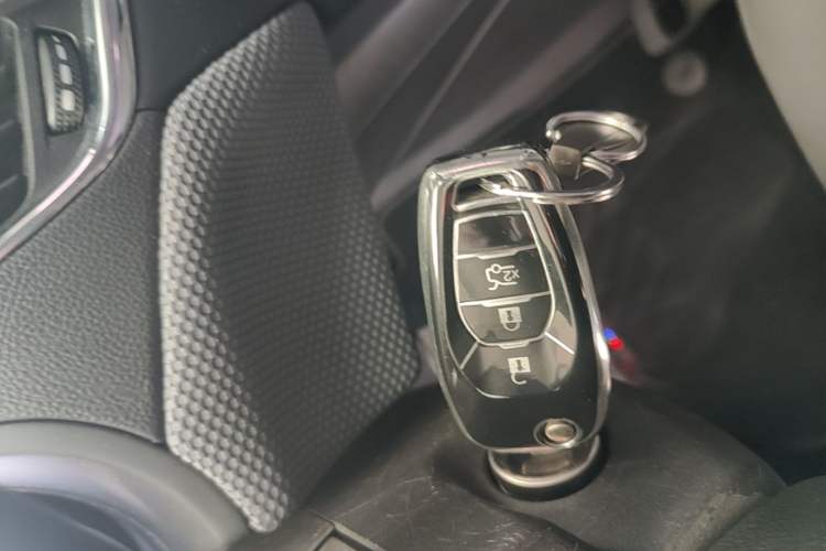Used Chevrolet Cruze 2018 320 Automatic Pioneer Sunroof Edition Vehicle Key