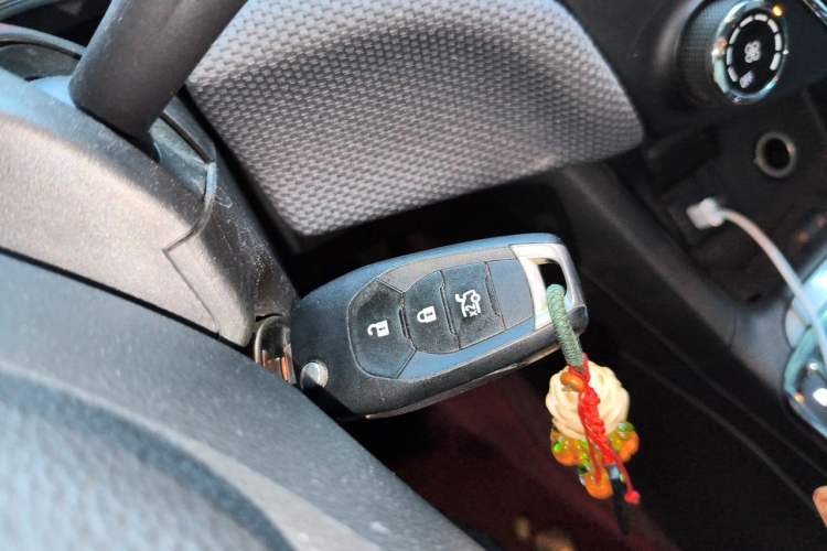 Used Chevrolet Cruze 2018 320 Automatic Pioneer Sunroof Edition Vehicle Key
