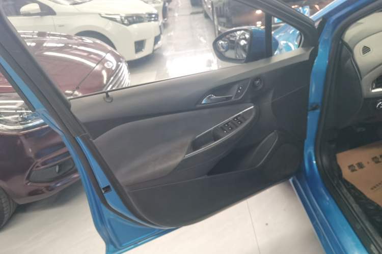 Used Chevrolet Cruze 2018 320 Automatic Pioneer Sunroof Edition Left Front Door Interior