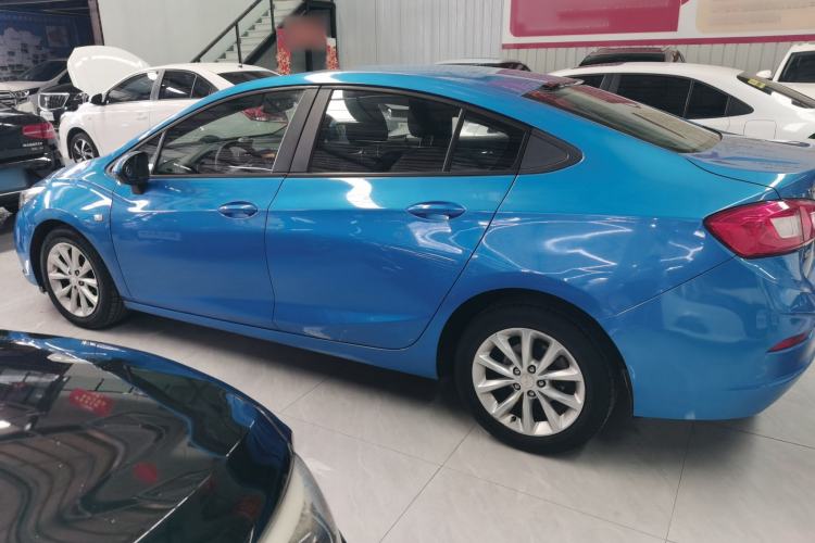 Used Chevrolet Cruze 2018 320 Automatic Pioneer Sunroof Edition Left Side
