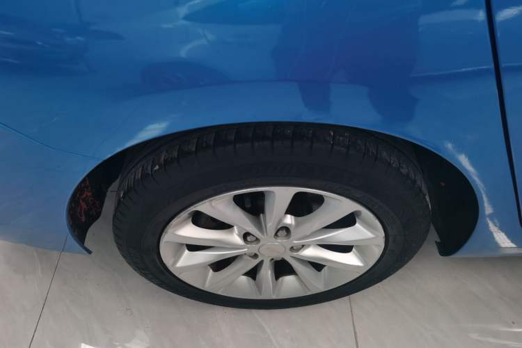 Used Chevrolet Cruze 2018 320 Automatic Pioneer Sunroof Edition Right Rear Wheel Hub
