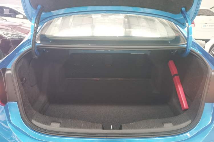 Used Chevrolet Cruze 2018 320 Automatic Pioneer Sunroof Edition Trunk