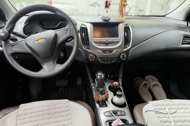 Used Chevrolet Cruze 2018 Revised 320 Automatic Xuanfeng Urban Edition Center Console