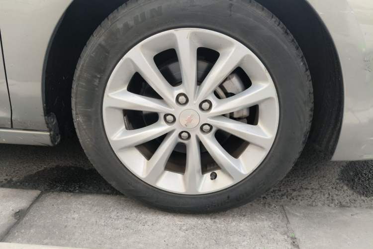 Used Chevrolet Cruze 2018 Revised 320 Automatic Xuanfeng Urban Edition Right Front Wheel Hub