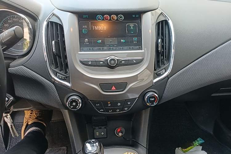 Used Chevrolet Cruze 2018 Redline 320 Automatic Pioneer Edition Audio And AC Panel
