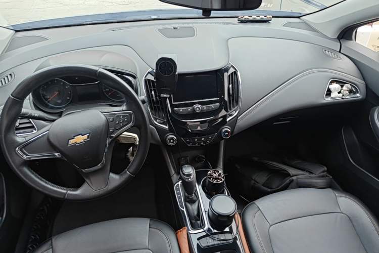 Used Chevrolet Cruze 2018 320 Automatic Xuanfeng Urban Edition Center Console