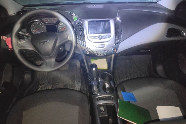 Used Chevrolet Cruze 2018 Redline 320 Automatic Pioneer Edition Center Console