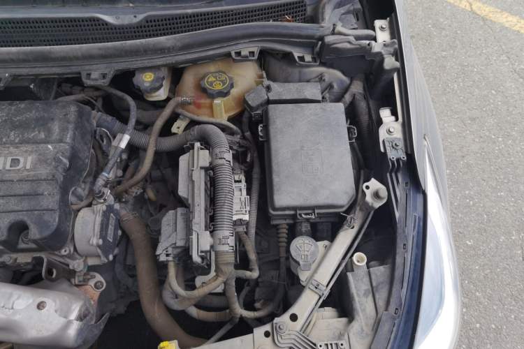 Used Chevrolet Cruze 2018 320 Manual Pioneer Edition Engine Bay Left