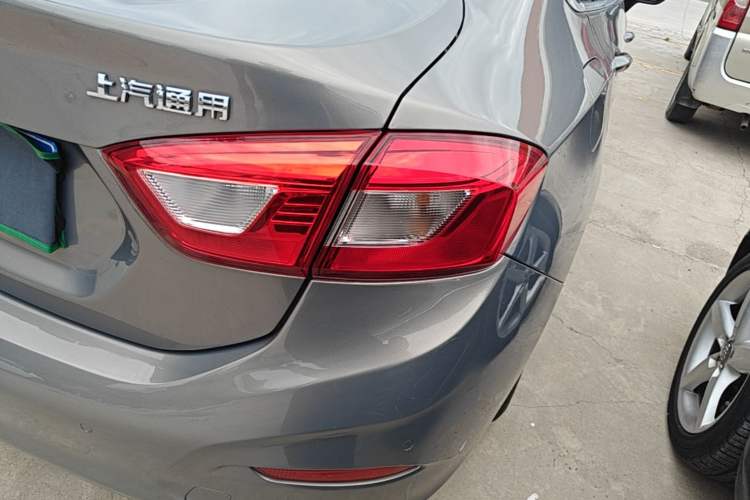 Used Chevrolet Cruze 2018 320 Automatic Xuanfeng Urban Edition Exterior 3