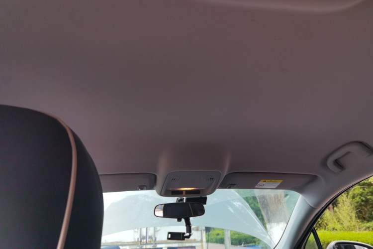 Used Chevrolet Cruze 2018 320 Manual Pioneer Edition Headliner