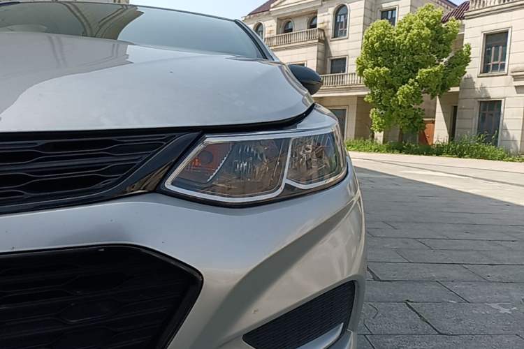 Used Chevrolet Cruze 2018 Redline 320 Automatic Pioneer Edition Left Front Headlight