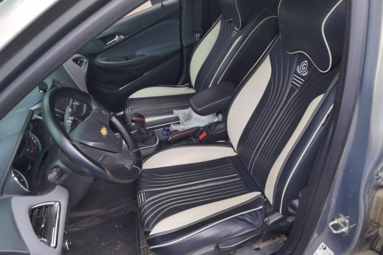 Used Chevrolet Cruze 2018 320 Manual Pioneer Edition Left Front Seat