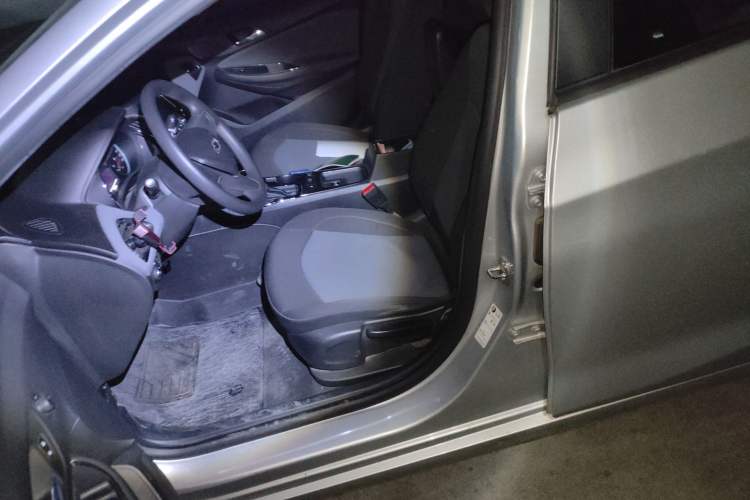 Used Chevrolet Cruze 2018 Redline 320 Automatic Pioneer Edition Left Front Seat