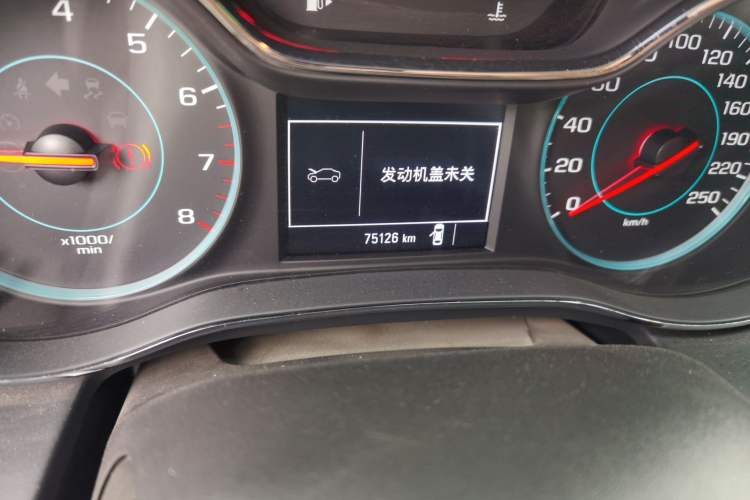 Used Chevrolet Cruze 2018 320 Manual Pioneer Edition Odometer Close Up