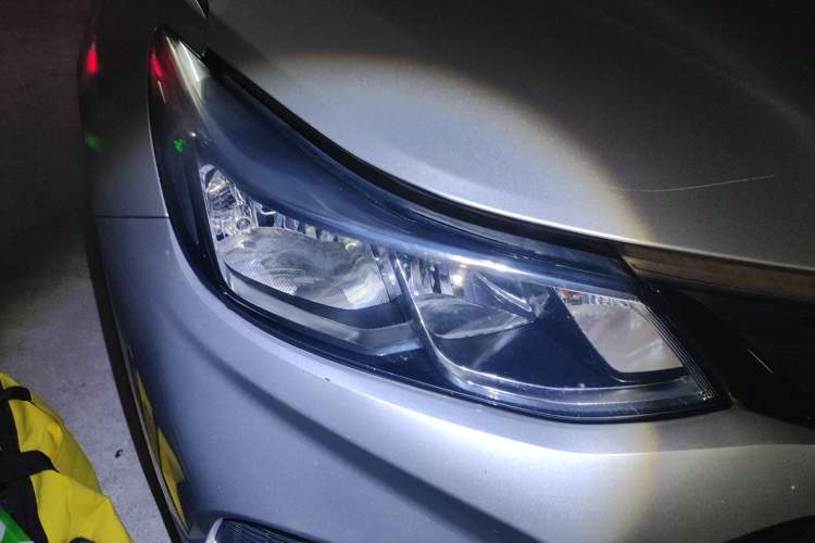 Used Chevrolet Cruze 2018 Redline 320 Automatic Pioneer Edition Right Front Headlight