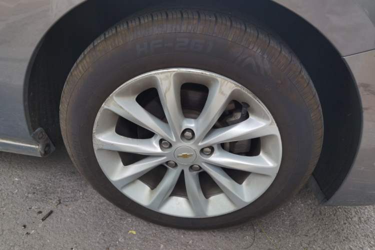 Used Chevrolet Cruze 2018 320 Manual Pioneer Edition Right Front Wheel Hub