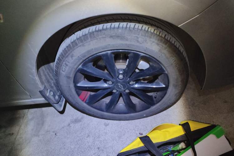 Used Chevrolet Cruze 2018 Redline 320 Automatic Pioneer Edition Right Front Wheel Hub